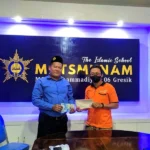 Lazismu Ujungpangkah Salurkan Beasiswa ke Matsmunam