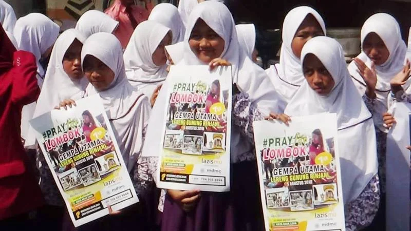 Santri Matsamutu Turun ke Jalan Demi Peduli Gempa Lombok