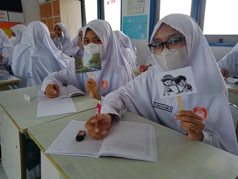 Gunakan Media Stik Wayang, Siswa Spemdalas Punya Cerita