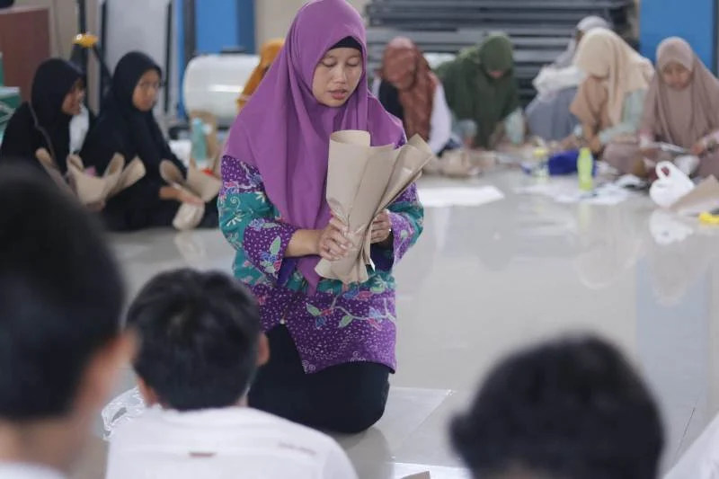 Membuat Buket dari Kain dan Kertas Minyak