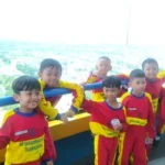 Wisata Edukasi, Siswa Berkebun dan Naik Menara Masjid