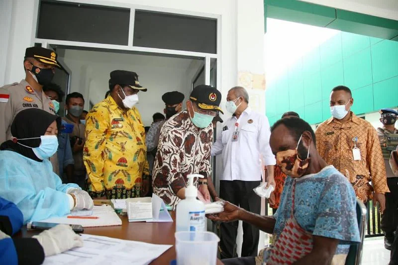 Perbaikan Sanitasi Jadi Perhatian Menko PMK saat Kunjungan ke Papua