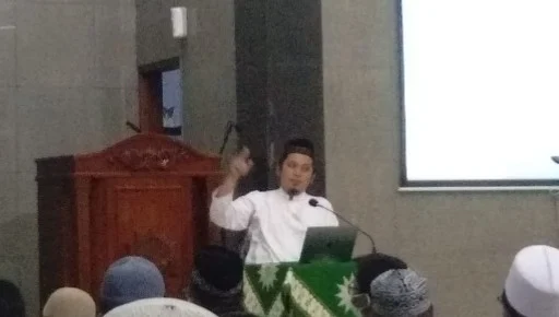 Islam Dipinggirkan, Songsong Pemimpin Harapan Umat