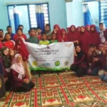 Meski Ada Hambatan Komunikasi, Mahasiswa Malaysia Ini Meriah Bermain dengan Anak Panti