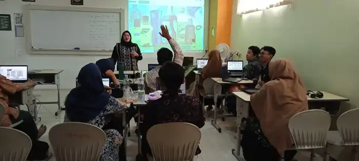 Microteaching Warnai Hari Terakhir Pelatihan Deep Learning di Smamita