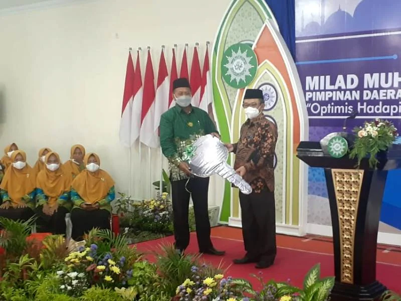 Kado Mobil dari Anggota DPR, Begini Komentar PDM Lamongan