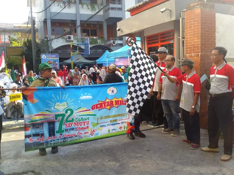 Rayakan Milad SD Mutu Gelar Kirab dan Bazar