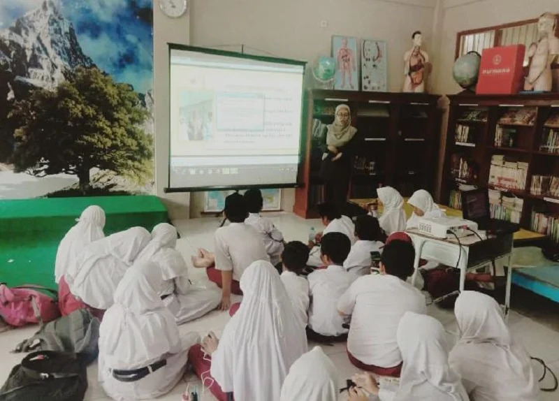 Mimsix Sekapuk Latih Siswa Bikin Konten Video Kreatif