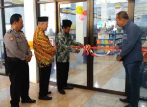 Minimarket Surya Dibuka PCM Sooko dengan Jual Saham