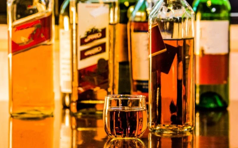 Pendekar Mabuk, Al Capone, Bisnis Miras