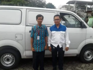 Tingkatkan Kualitas Lulusan SMK, Perusahaan Ini Serahkan Mobil Praktik