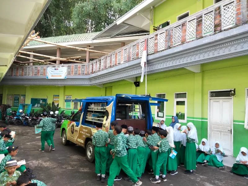 Baca Buku Dapat Hadiah di Madrasah Ini