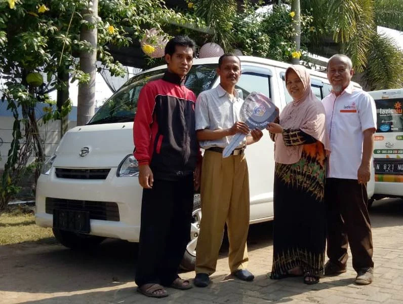 Sekolah di Pelosok Desa Ini Dapat Mobil Dinas dari Sokeh