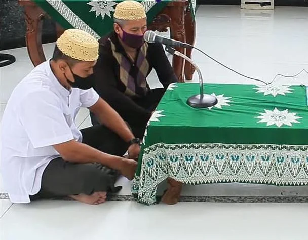 Kalimat Syahadatain Mengantar Sopir Ini Jadi Muslim