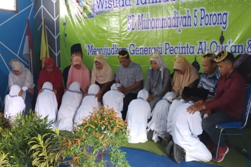 Diminta Memilih Punya Anak Pintar atau Berakhlak, Begini Jawaban Orangtua