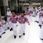 Modifikasi Lomba Balap Kelereng Ini Makin Asyik Seru dan Unik