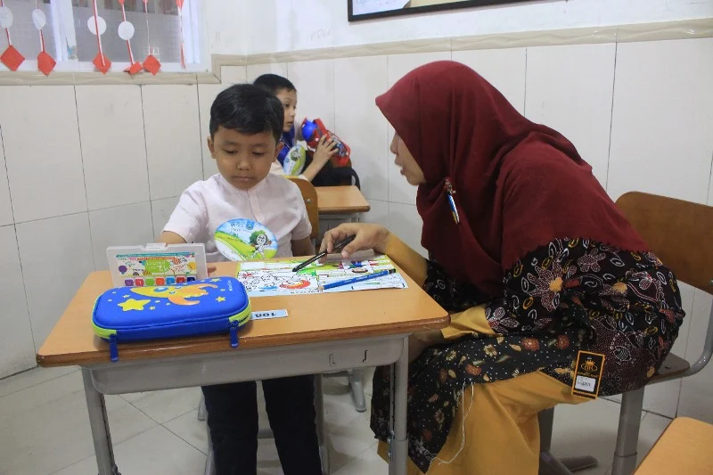 Usia 5 Tahun Anak Ini Sudah Lancar Bahasa Inggris