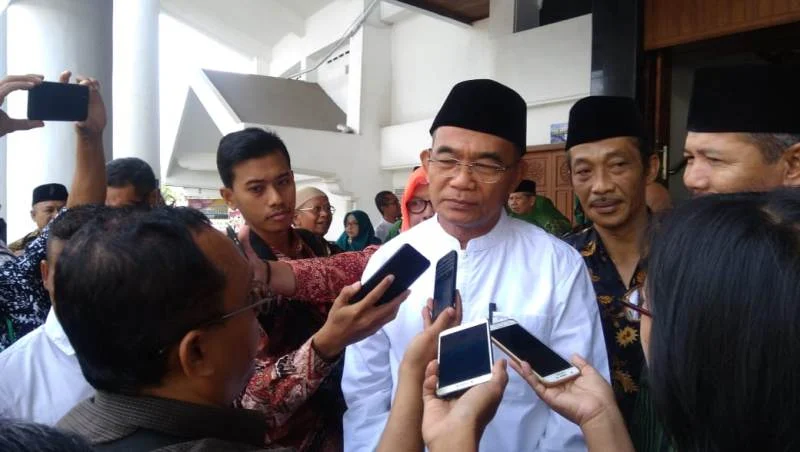 Tinjau Hari Pertama Masuk Sekolah, Mendikbud: Setiap Anak Memiliki Keistimewaan