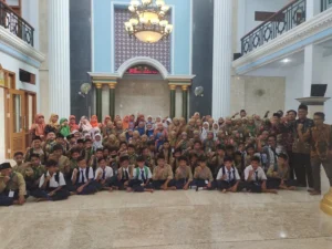 Jadi Apa Saja, Kembalilah ke Muhammadiyah