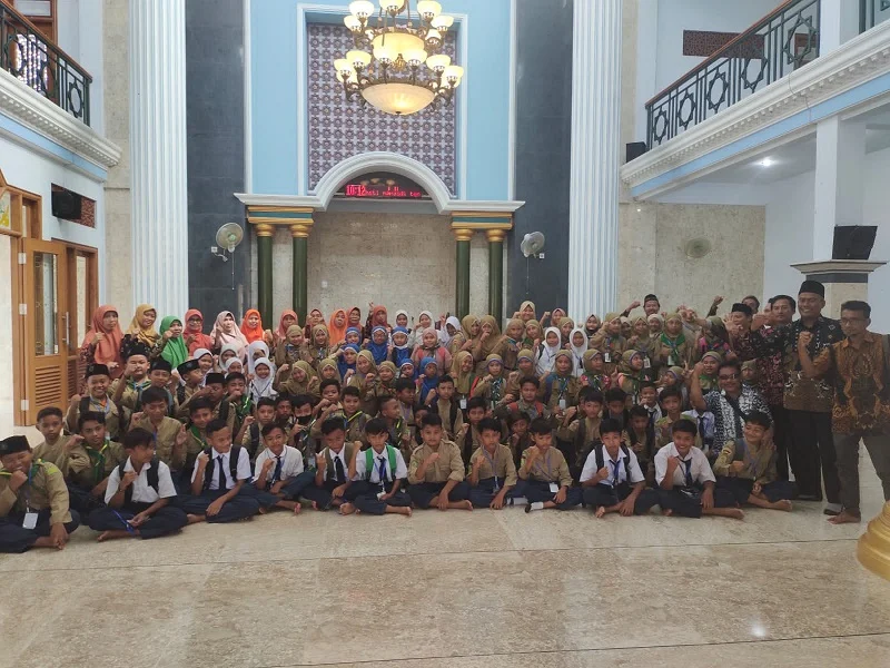 Jadi Apa Saja, Kembalilah ke Muhammadiyah