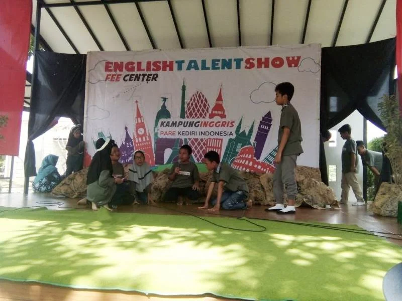 Ketika Lagu Baru Setengah Dinyanyikan, Tangis Siswa Langsung Pecah di Acara Perpisahan