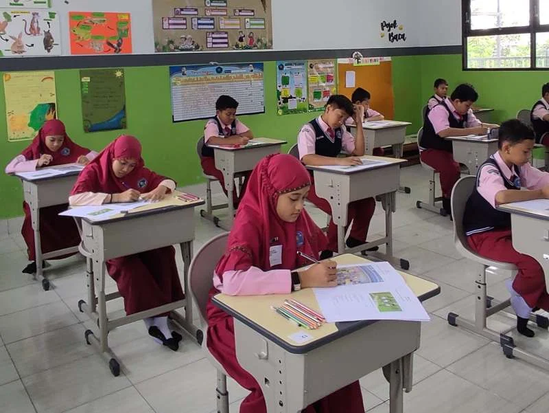 Assessment Cambridge di SD Muhita, Terganggu Tukang Bangunan