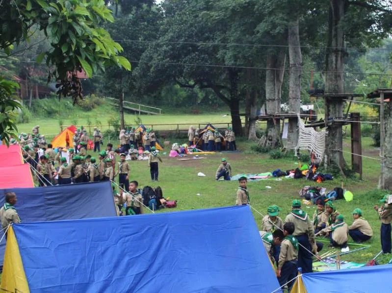 Hujan Mengguyur, Kemah HW Ini Makin Mengesankan