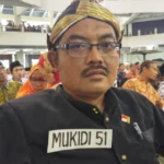 Saat Mukidi Menghibur Prof Amien Rais