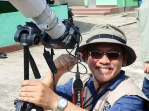 Kunjungi Kalimantan, Rektor Ini Sempatkan Motret Gerhana