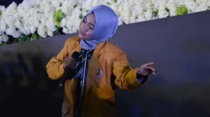 Berjaket Kebesaran IPM, Fatin Shidqia Sihir Peserta Muktamar XX