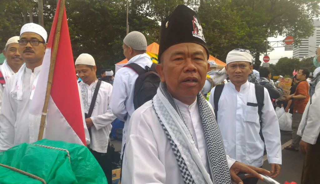 Terlantar 8 Tahun di Jakarta, Tukang Pijat Keliling Bersepeda Ontel Ini Ikut Aksi 212
