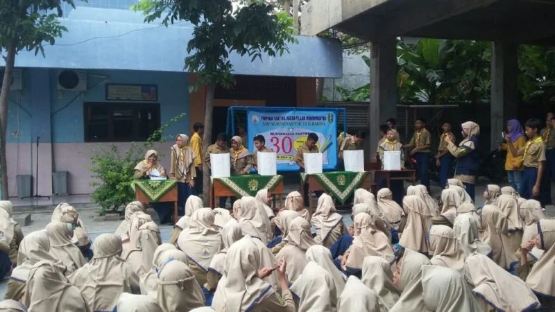 Tak Lazim, Pelajar Ini Berdemokrasi di Lapangan