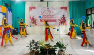SD Mutu Kawi Tampilkan Pesona Gerak di Ujian Seni Tari Budaya