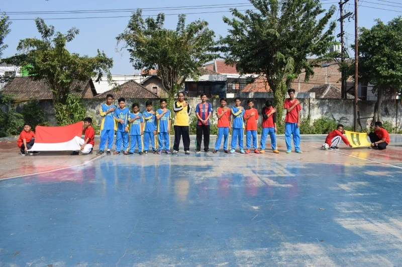 Pertandingan Futsal Antar Kelas tapi Nuansanya Serasa Main di Timnas
