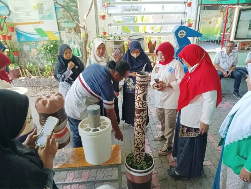 Kawasan Merdeka Sampah, Nasyiah Gresik Jadi Tim Penyuluh
