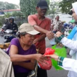 Murid Baru Diajak Berbagi Nasi Bungkus kepada Dhuafa