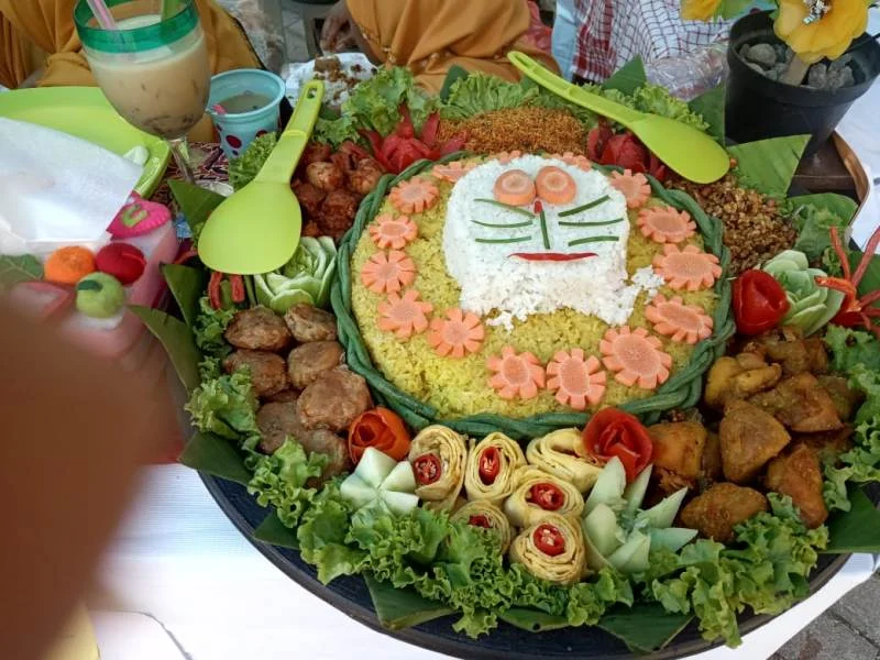 Sambut Tahun Baru Hijriyah, Ada Tumpeng Doraemon dan Teddy Bear yang Lucu