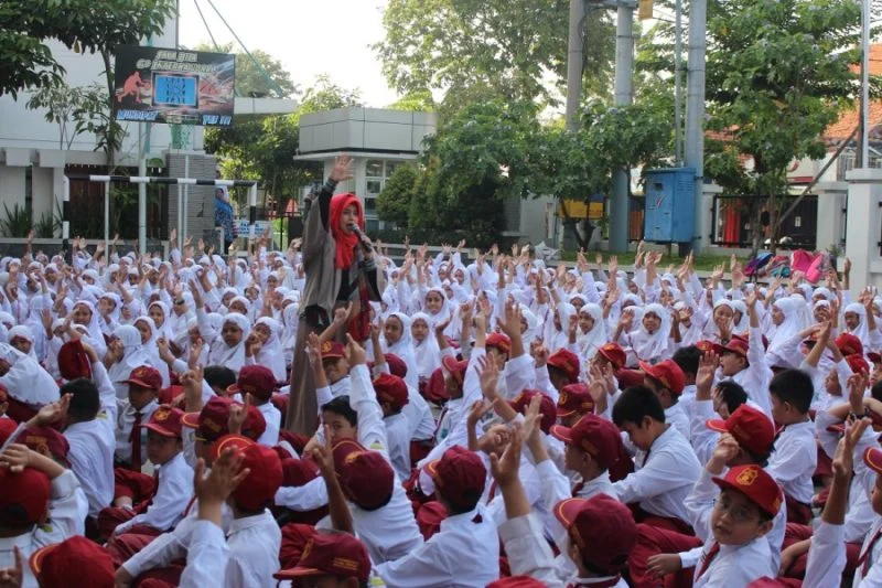 Neno Warisman: Biarkan Anak Bermain yang Bermanfaat, Baru Diberi Tanggung Jawab