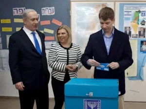 Benjamin Netanyahu, Popularitas Merosot, Kasus Keluarga Disorot