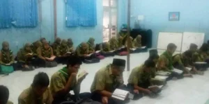 UNBK Unik di SMP Muhammadiyah 9 Surabaya: Shalat Dhuha, Ngaji, dan Sarapan Gratis sebelum Jawab Soal