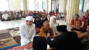 Anak Ketua Takmir Ini Menikah, Penghulu Berpesan tentang Duplikat Buku Nikah