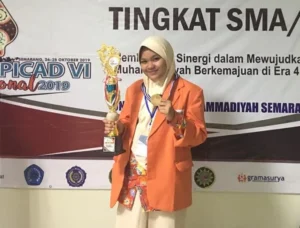 Ismu in English Antarkan Smamita Rebut Emas di Olympicad