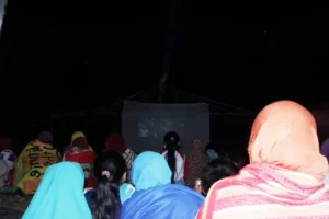 Di Bawah Kaki Gunung Rinjani, Film Sang Pencerah Menjadi Hiburan Pengungsi Gempa