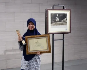 Juara Menyanyi se Surabaya, Meskipun Terserang Batuk