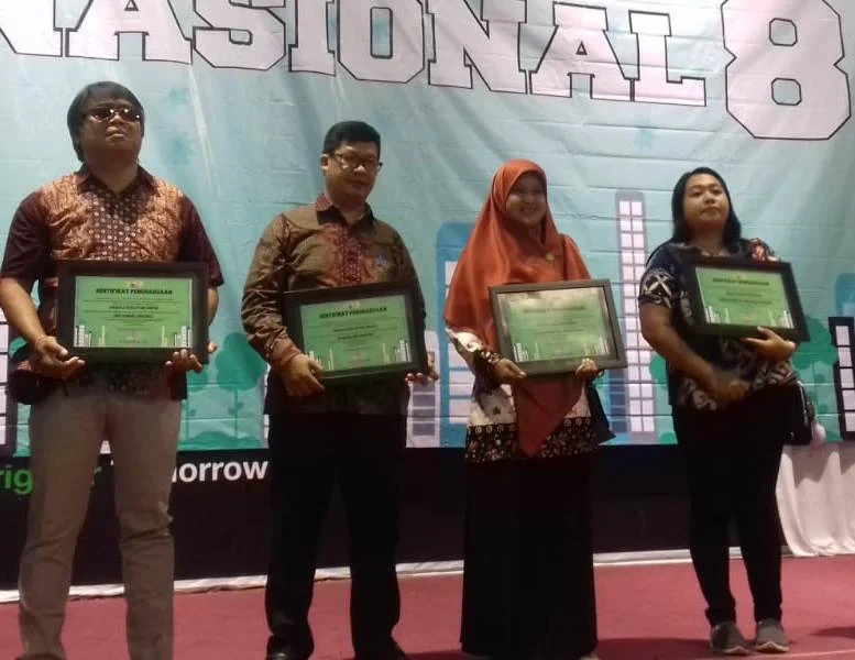 Siswa Ini Raih Juara Olimpiade Sains, Hadiahnya Jalan-Jalan ke Singapura