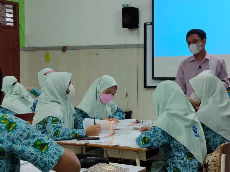 Unesa dan Smamda Kemitraan Mengajar