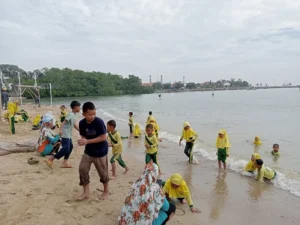 PAUD Aisyiyah Sendangagung Outing Class di Pantai Putri Klayar