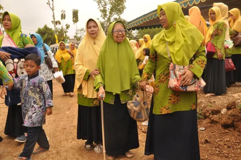 Para Sesepuh Aisyiyah Menangis ketika Bisa Bertemu di Puncak Milad