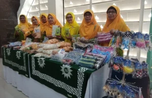 PCA Kebomas Bazar Jajanan Khas Ini di Milad Ke-107 Aisyiyah