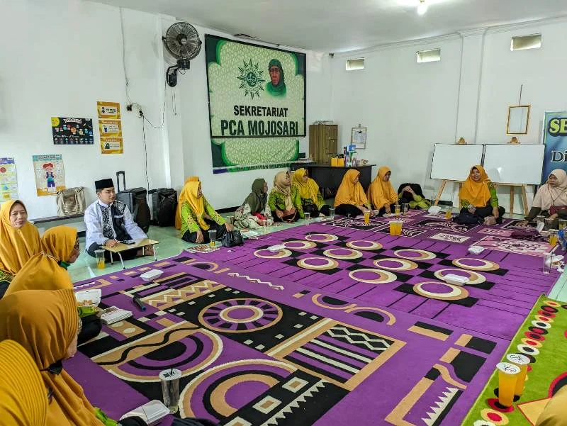 Etika Muslimah Bermedsos